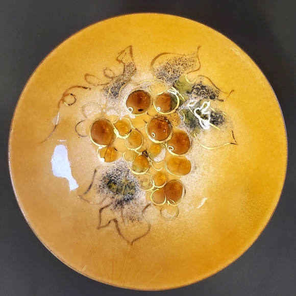 MCM Sascha Brastoff Golden Enamel, Amber Grapes on Copper 6 7/8" Bowl - Picture 12 of 12